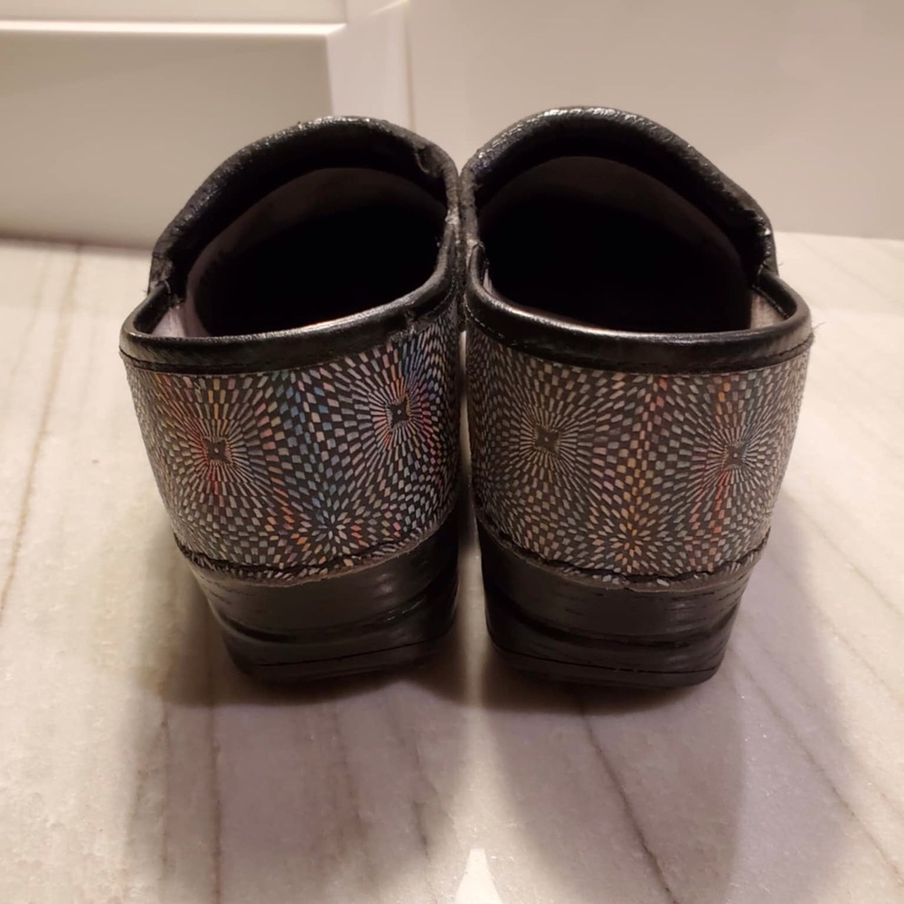 Dansko Multicolor Geometric Mosiac Clogs Womens Size 37 US 7 - Picture 4 of 11